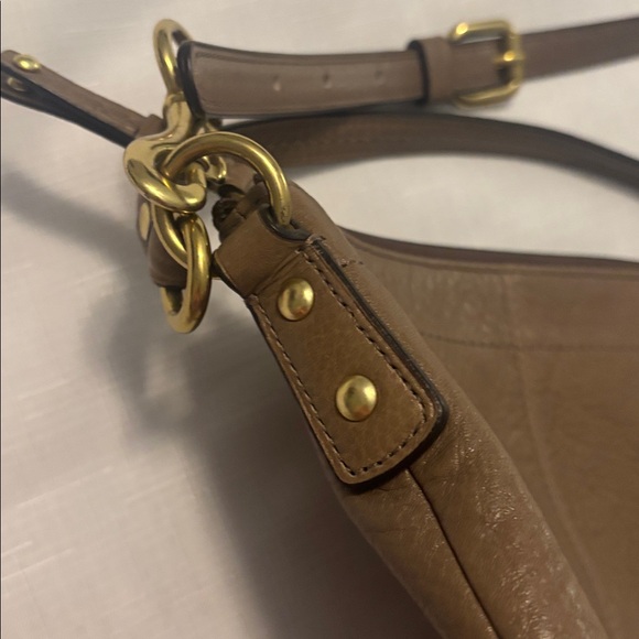 VTG Coach Taupe Pebbled Pleated Leather Crossbody  handbag w/brass accents Y2K - Picture 11 of 12